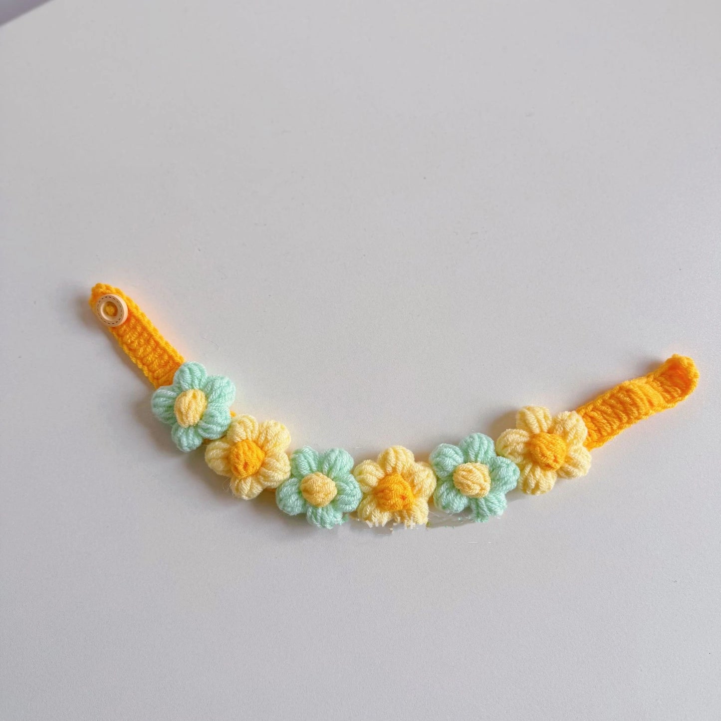 Collar tejido ideal para gatos y perros de raza pequeña