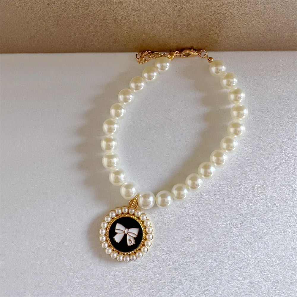 Collar de perlas con dije para mascotas